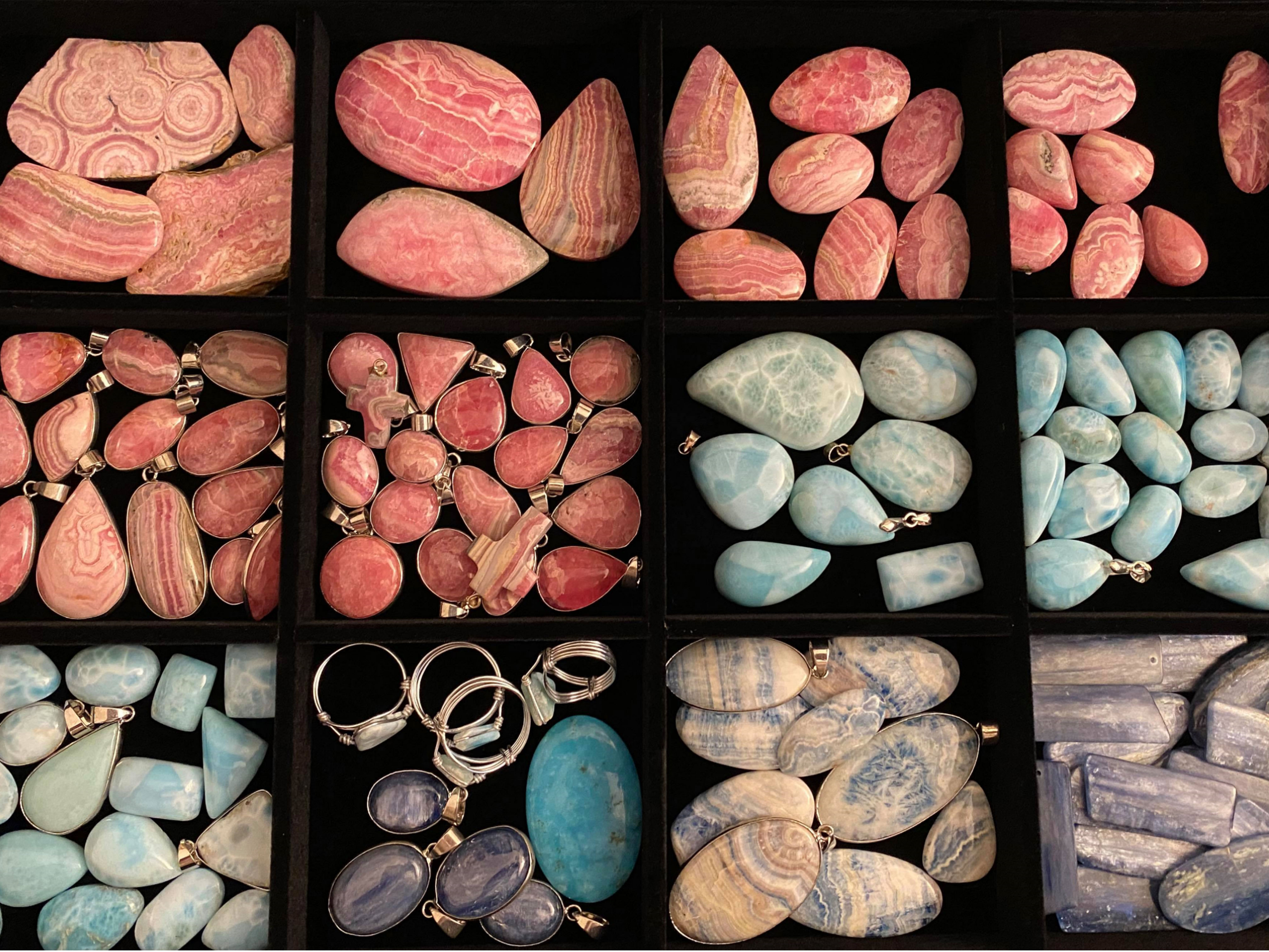 Une sélection des nombreuses pierres naturelles de qualité disponibles chez Catrix Pierre